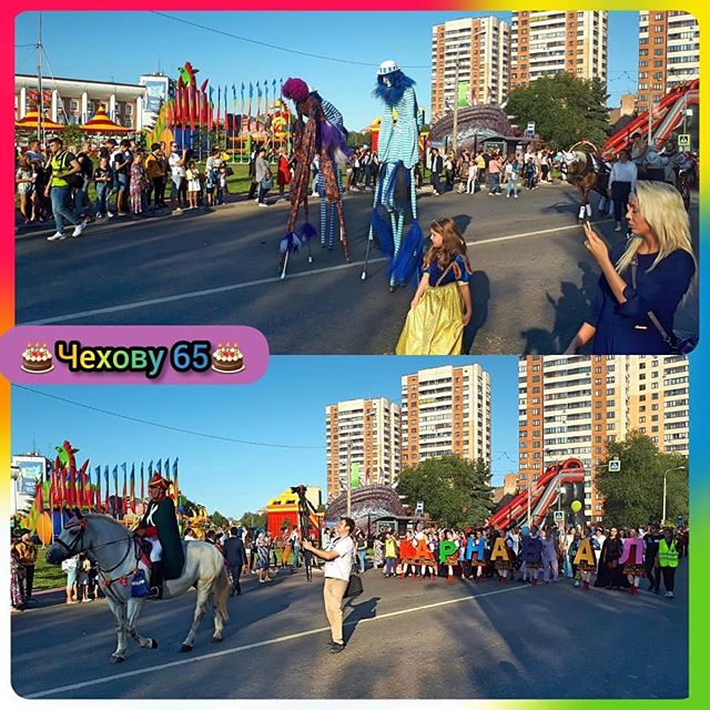 Ретро-автомобиль в колонне парада